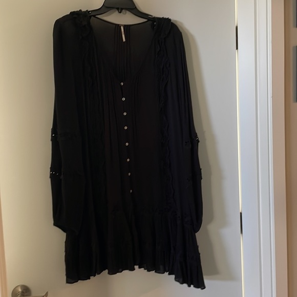 Free People smock style/ baby doll black great with leggings and boots - Picture 1 of 7